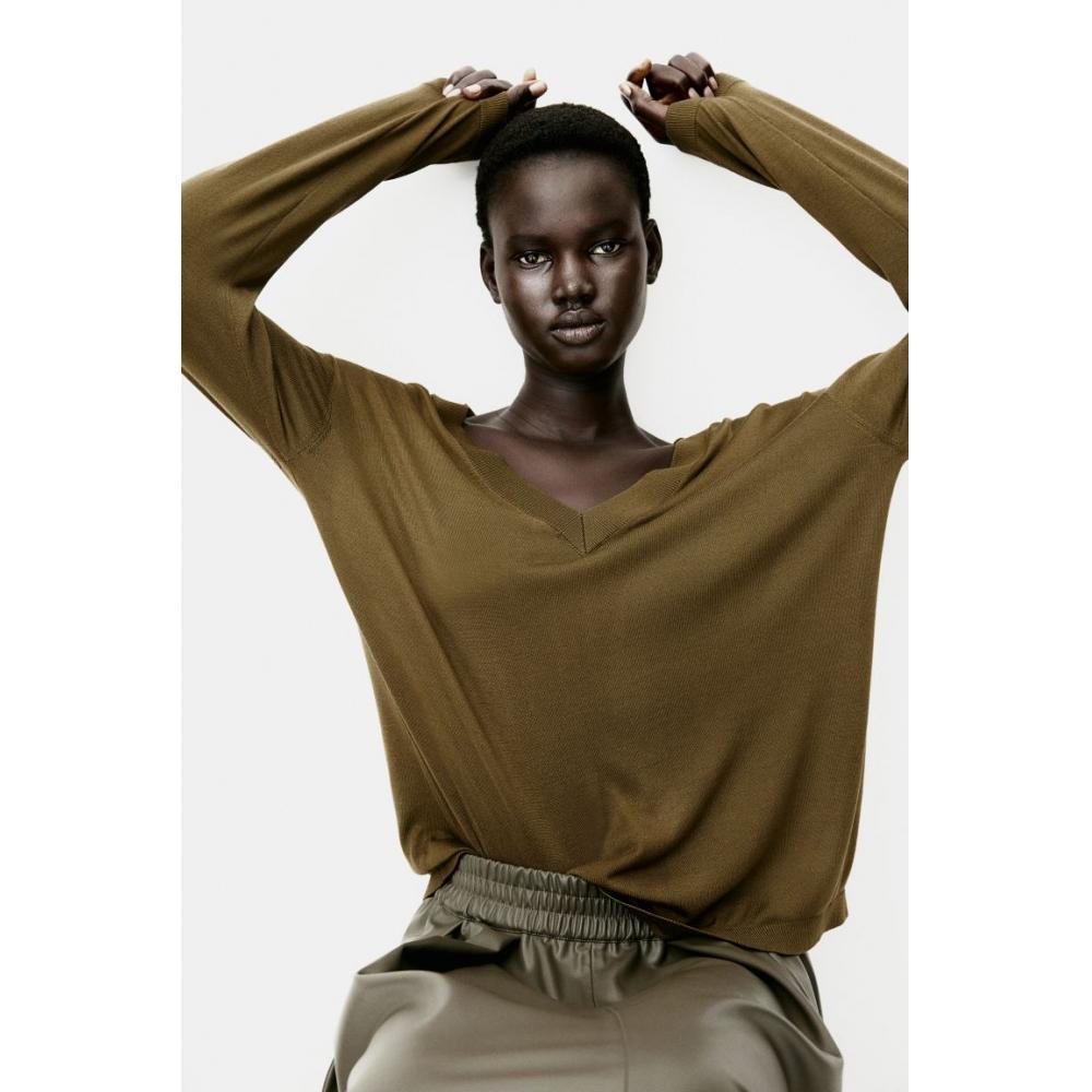 

Свитер HM с v-образным вырезом, цвет темный хаки