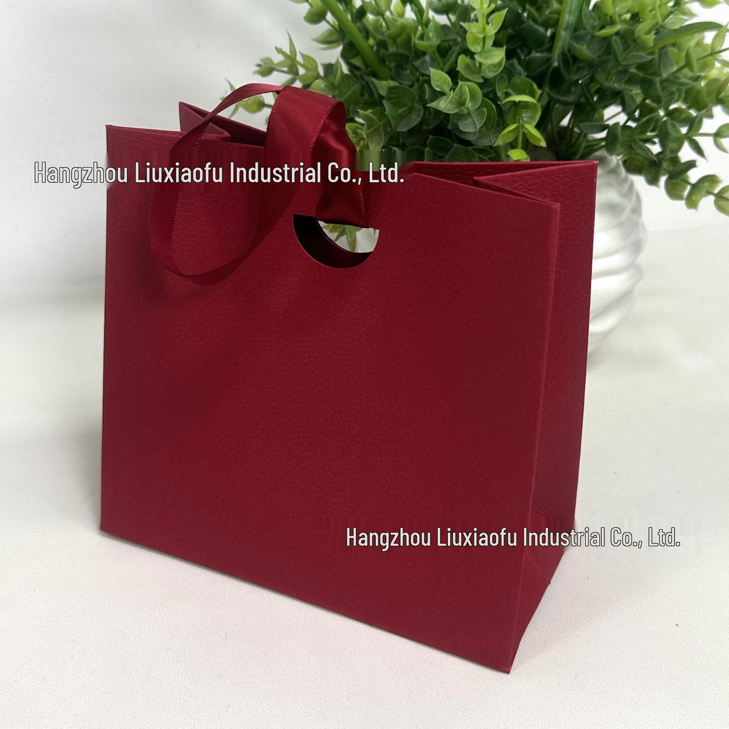 

Luxury Tote & Gift Box Jewelry Bag with Logo
