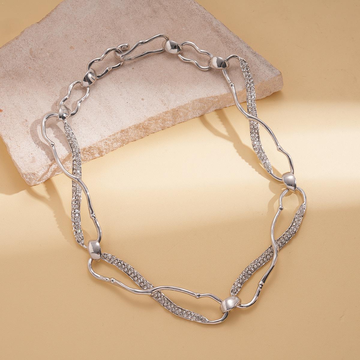 

Heavy industry diamond-set geometric irregular hollow necklace metal style personalized retro necklace