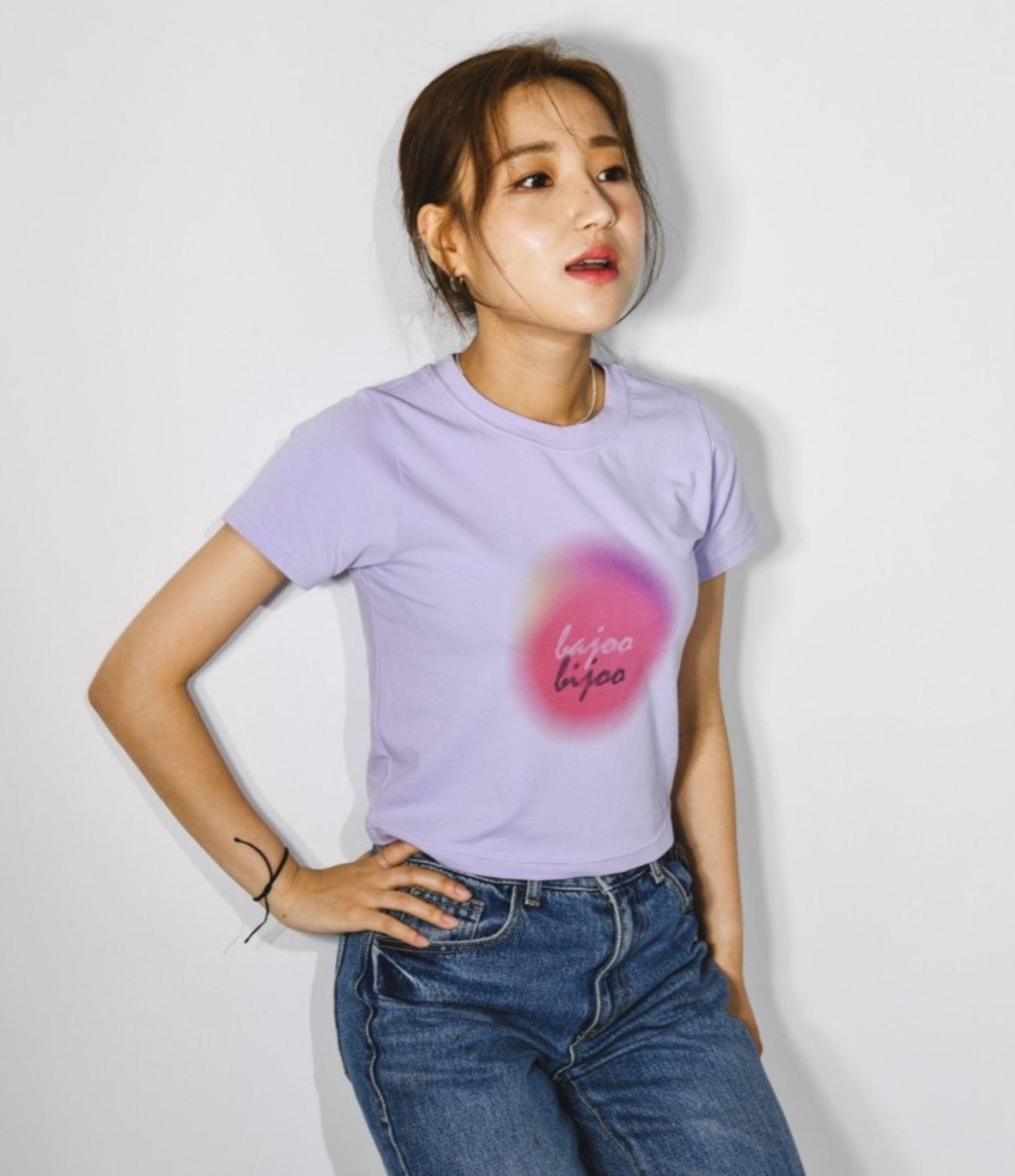 Bajubiju Lettering Logo Crop T-Shirt [Purple] Free