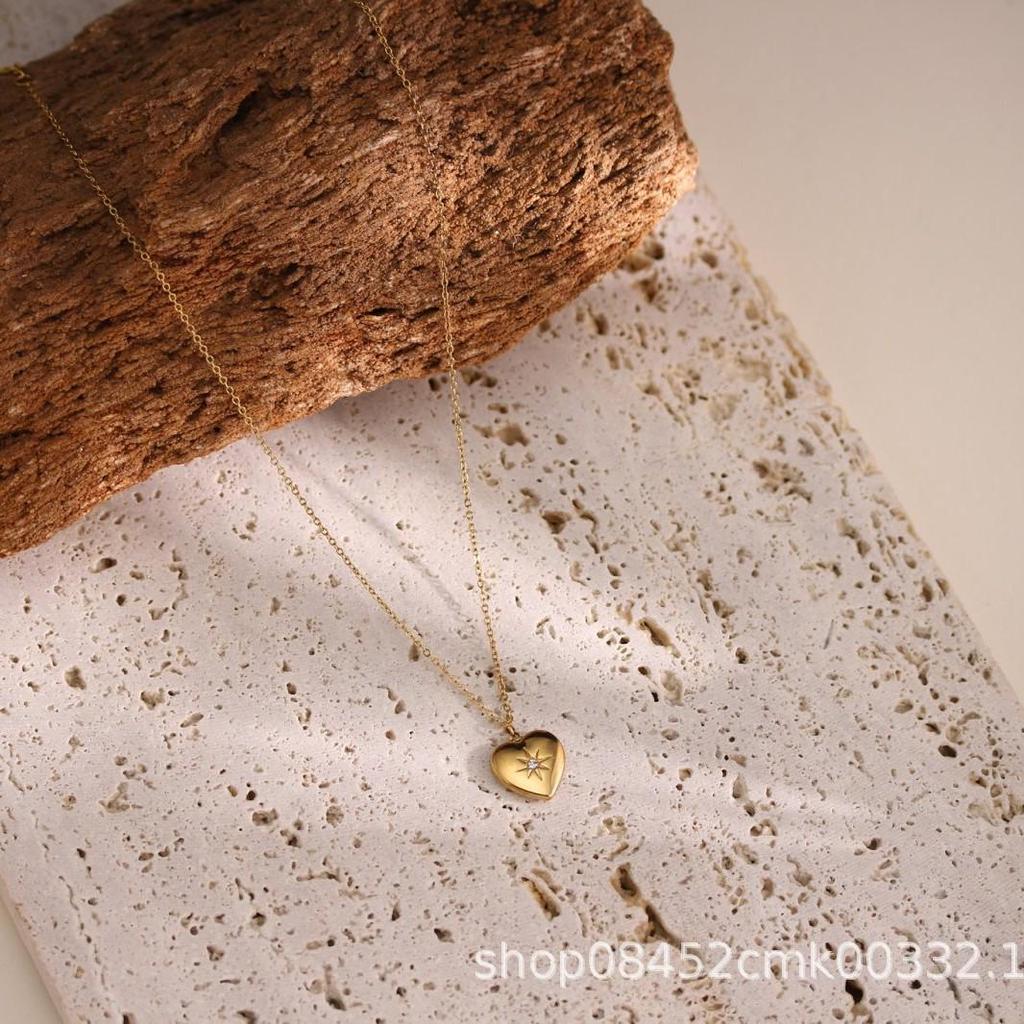 18K Gold Plated Titanium Steel Heart Pendant with Cubic Zirconia Clavicle Necklace