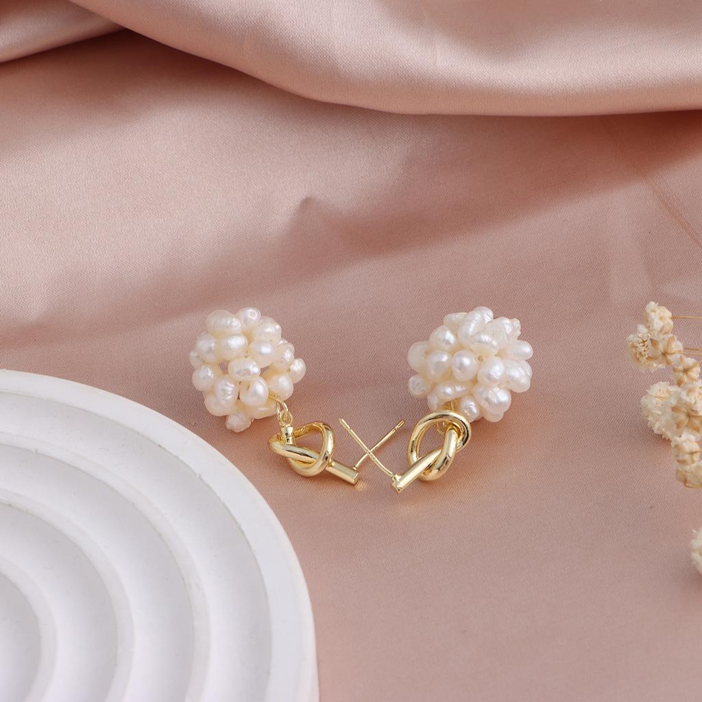Retro Knotted Thin Earrings, Natural Freshwater Pearls, European and American Cold Wind Ins Wind Studs