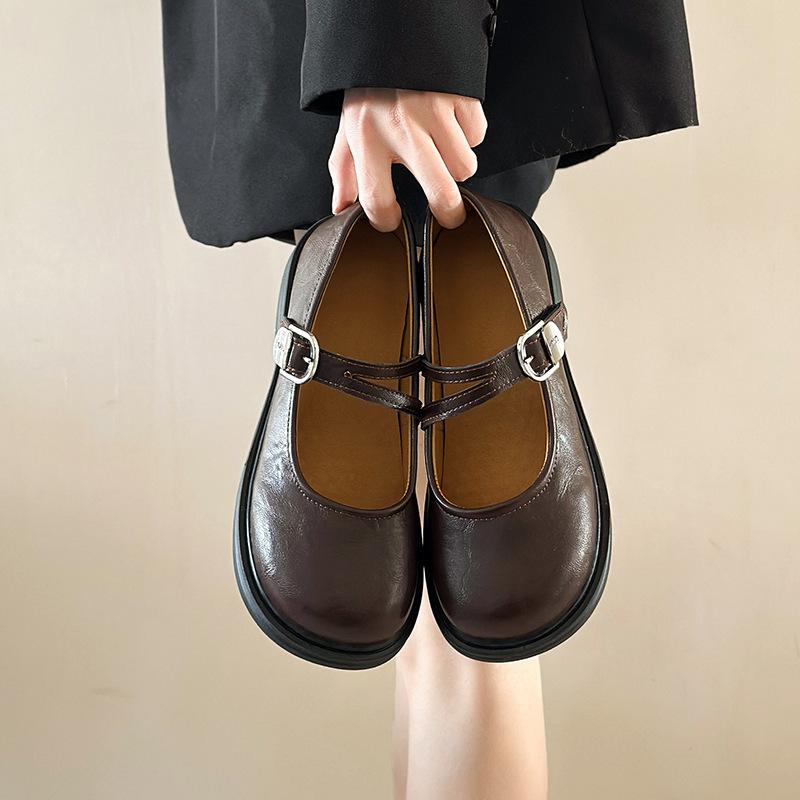 

Модные черные ретро туфли на плоской подошве, маленькие кожаные туфли для женщин, новые весенне-осенние 2025 года, туфли Мэри Джейн с ремешком для ношения с юбкой 40 коричневый