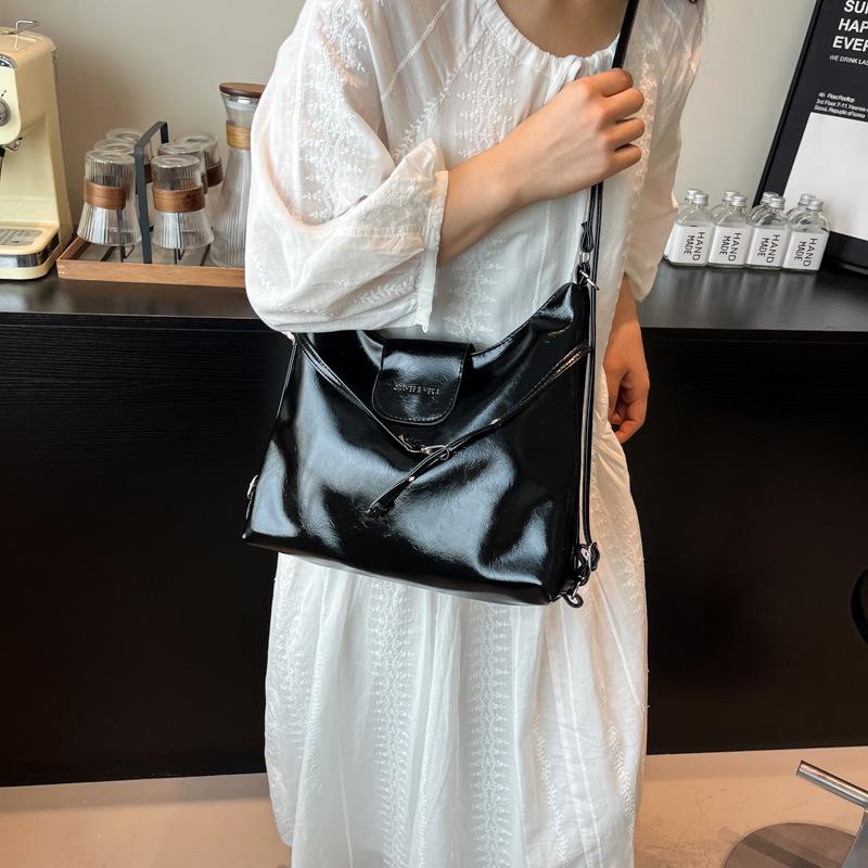Schoolbag Large-capacity Commuter Tote Bag Women's 1011 New Casual Niche Design Single Shoulder Messenger Bag Three-purpose Bag Backpack