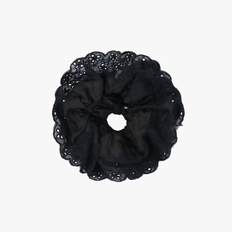 PINK PINEAPPLE PUNCHING LACE SCRUNCHIE_BLACK