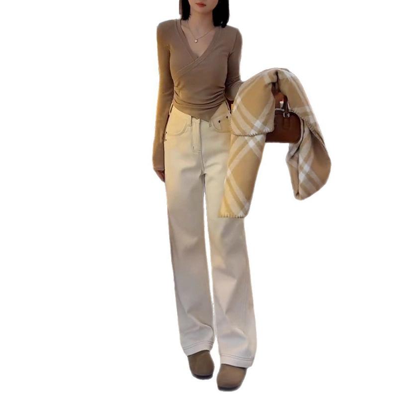 26-year-old Women's Straight-leg Jeans In Beige Color, High-waisted, Floor-length, Loose-fitting, Wide-leg, Slim-fit Denim Pants
