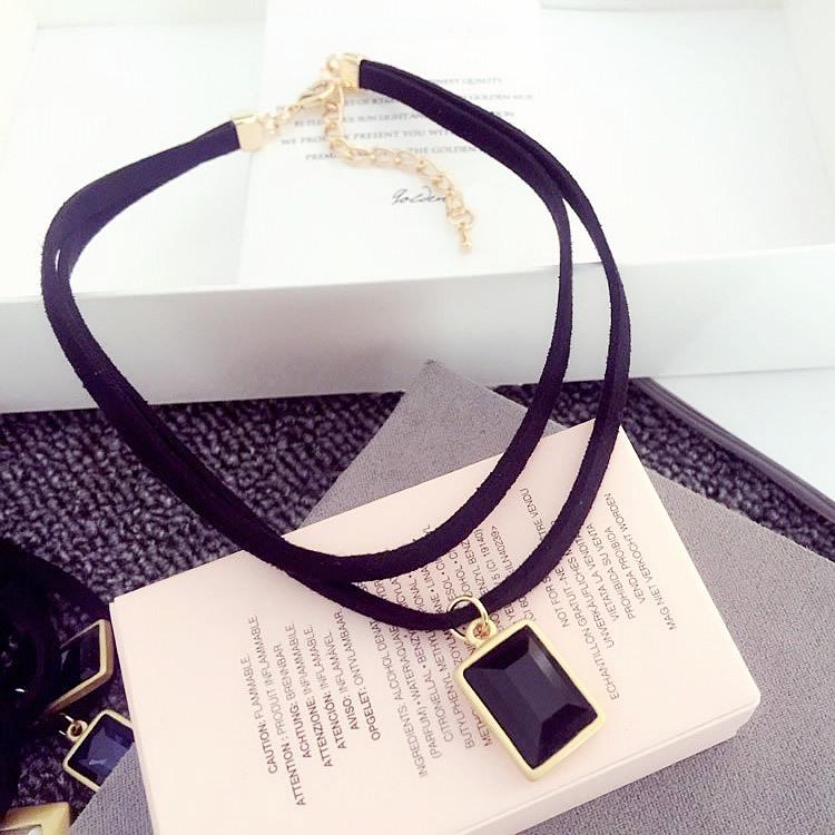 

Korean Retro Harajuku Clavicle Necklace: Women s Double-Layer Black Gemstone Pendant, Short Simple Collar чорний