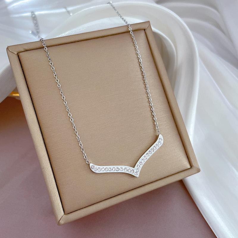 Minimalist Wind Full Drill Big V Furnace Real Gold Necklace Female Collarbone Chain With Jewelry