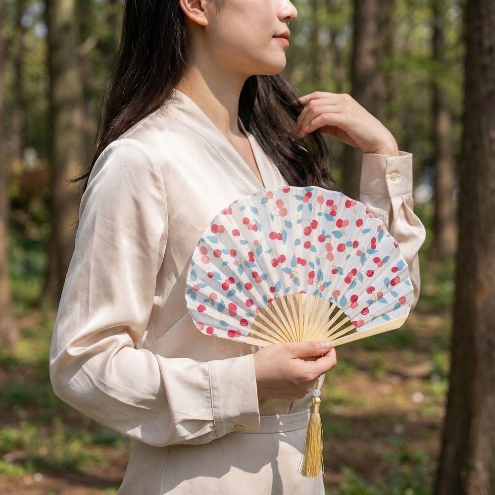 Decorative Retro Mini Shell Fan Portable Lightweight Folding Hand Fan with Tassel Chinese Style Fan For Women