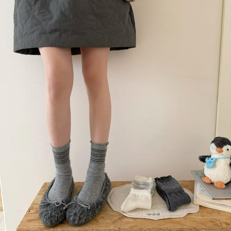 Boneless stacking socks women's socks ins autumn and winter wool socks women's thickened warm fungus lace pinstriped medium tube socks
