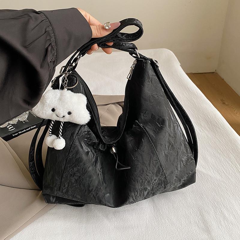 Stylish Large Capacity Tote Bag For Women In Fashionable Solid Colors Perfect For Everyday Use