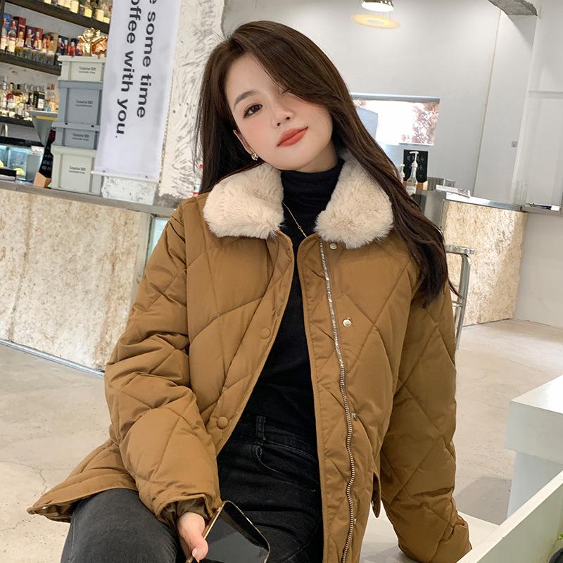Loose rhombus bread clothes 2025 autumn and winter splicing fur collar warm thickened design sense niche padded jacket women