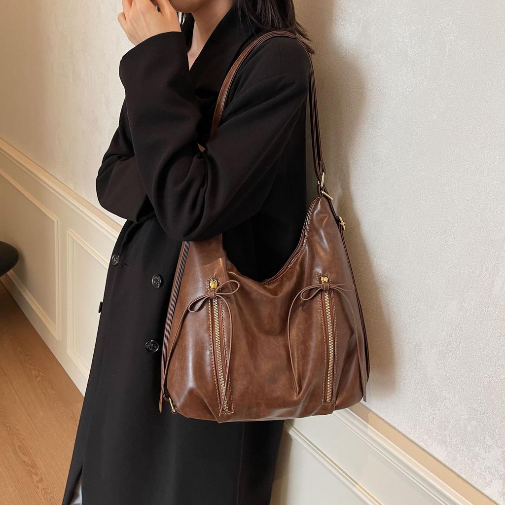 Vintage Large Capacity Women'S Backpack Backpack Stylish Simple Tote Bag Commuter Shoulder Bag