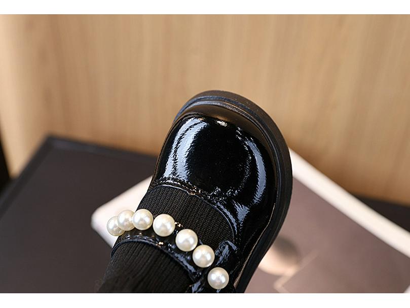 2025 Autumn Girls' Fashion: Versatile Pearl-Adorned Mid-Calf Leather Princess Boots