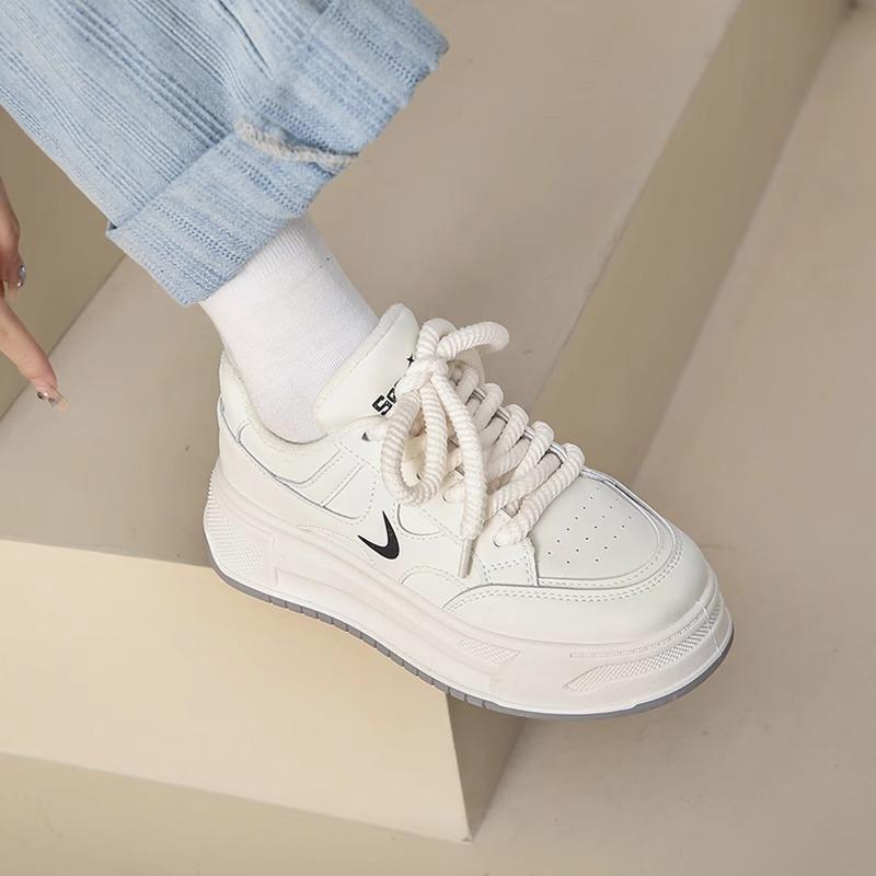 Popular Muffin Versatile Little White Shoes Women's Spring and Autumn Senior Feeling Thick Baseplate Shoes 2025 New Dad Casual Sports Shoes