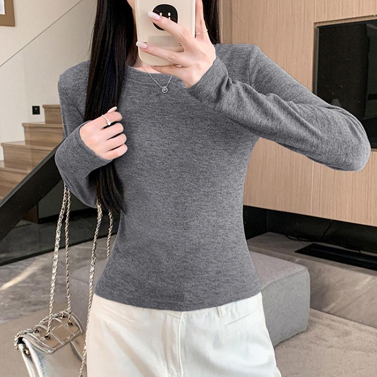 Women's Slim Fit Fleece-Lined T-Shirt: Warm, Fashionable, Round Neck, Long Sleeve, Waist-Cinching Base Layer for Autumn and Winter.