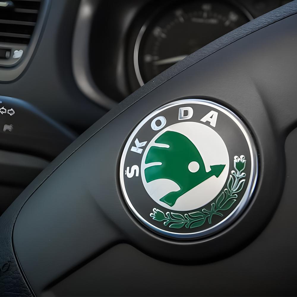 43MM 44MM 3D Aluminum Car Steering Wheel Emblem Cover Sticker For Skoda Rapid Fabia Octavia Yeti Superb Scala Kodiaq Karop Kamiq