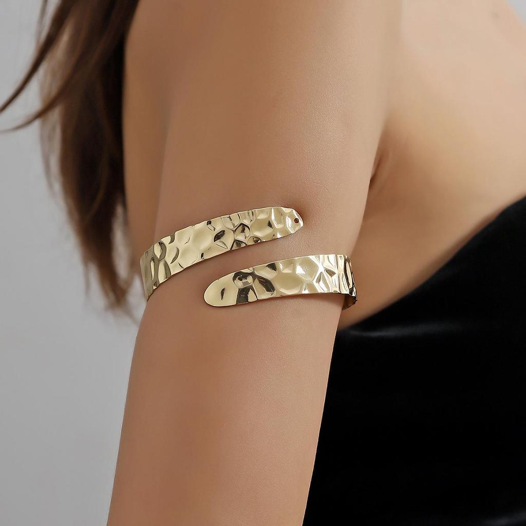 European-American Style Open Armlet: Trendy, Unique, and Elegant Cold-Style Bracelet.