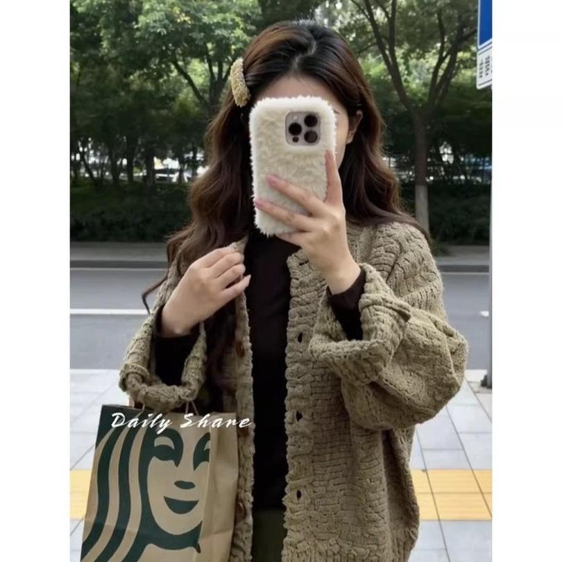 Luxurious Knit Sweater & Skirt Set for Women - New Year Fashion