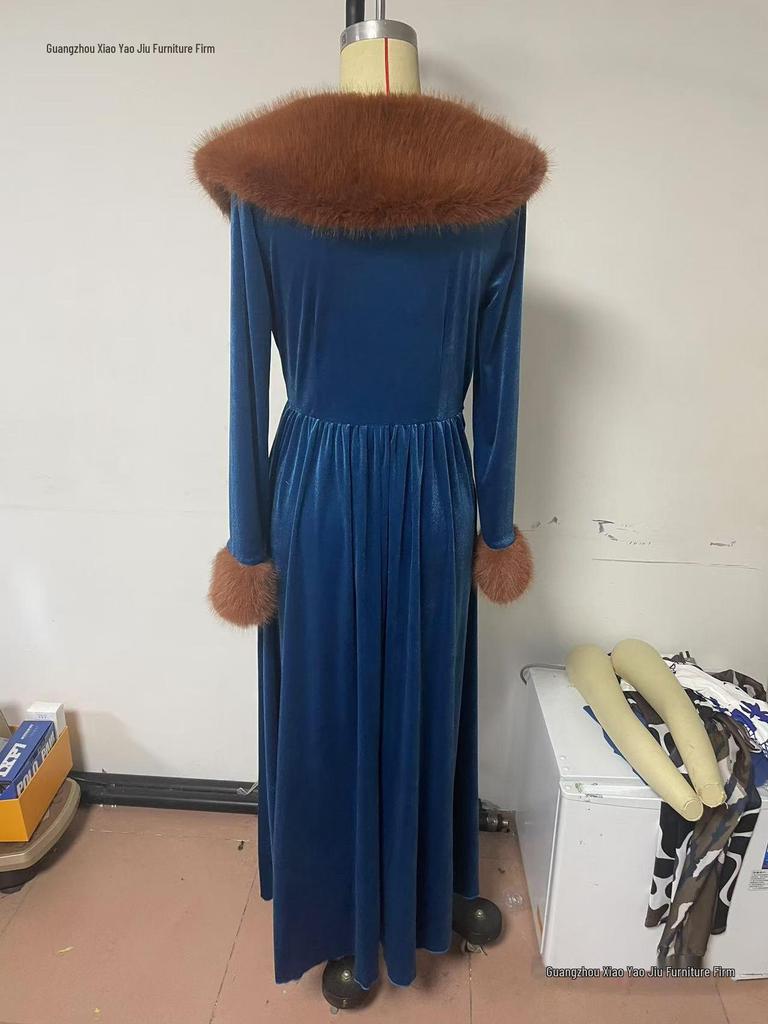 2026 European & American Women's Thick Velvet Long Sleeve Fur Collar Dress