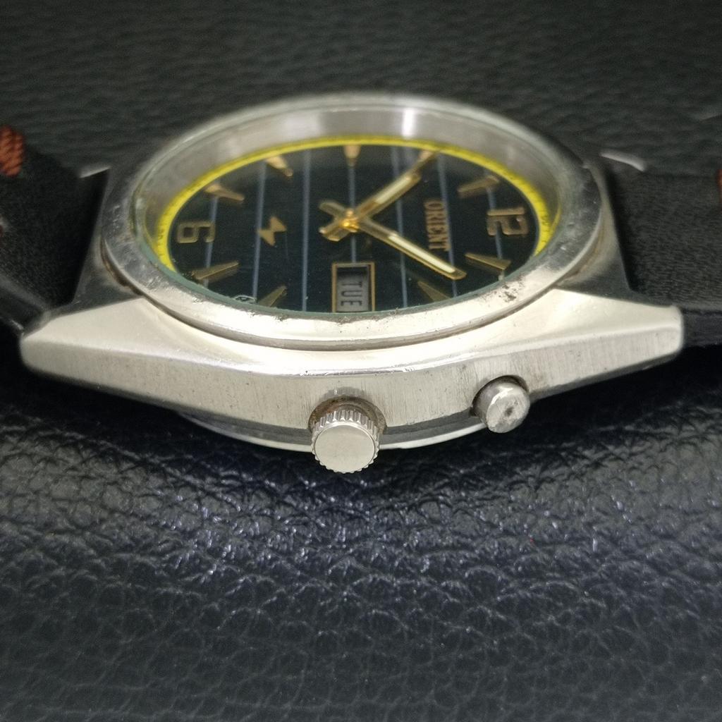 VINTAGE ORIENT AUTOMATIC 46943 JAPAN MENS BLACK COLOR DIAL WATCH A700158-5 R201-a700158
