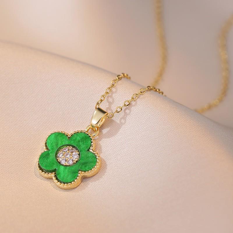 Women's Fashion Heart Pendant Necklace - Elegant, Simple Design, Versatile Clavicle Chain Jewelry