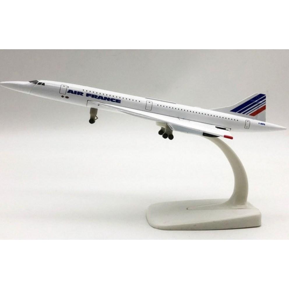 1:Concorde Modellflugzeug im Maßstab 1:300, 20cm mit Displayständer (Zufällige Auswahl)