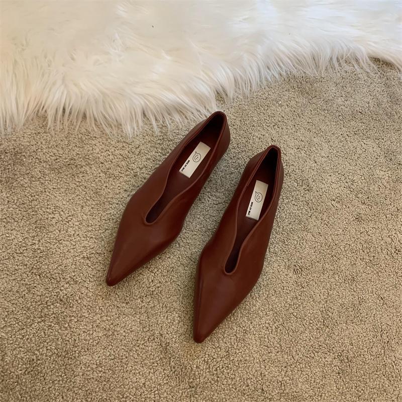 

Hong Kong pointed single shoes women 2025 spring and autumn new Korean version niche Internet celebrity thick heel soft leather retro fashion 39 бордовый