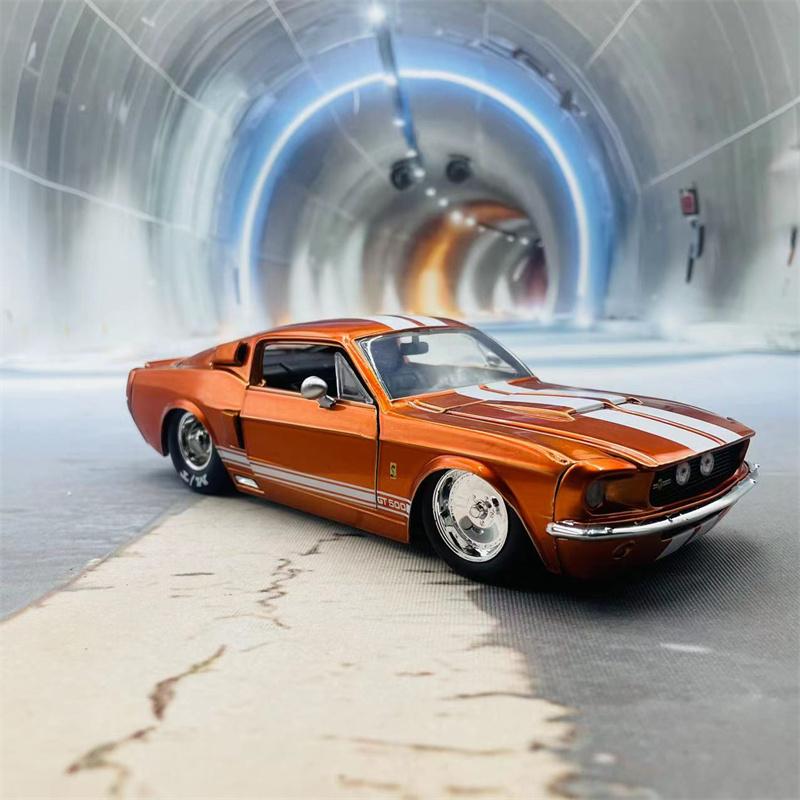 1:24Shelby GT-500 Alloy Car Model Display for Children's Gift Collection