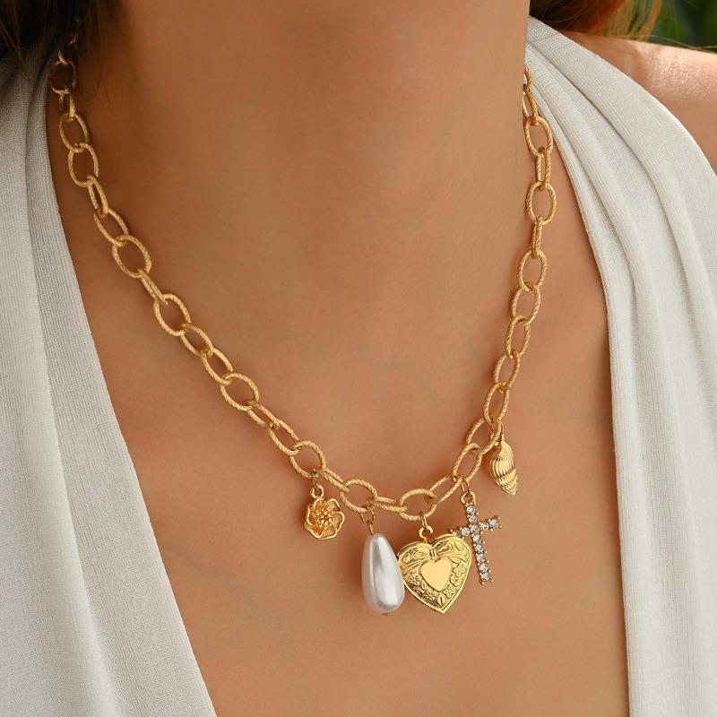 Fashion sweet love flower pendant necklace niche temperament diamond cross metal necklace