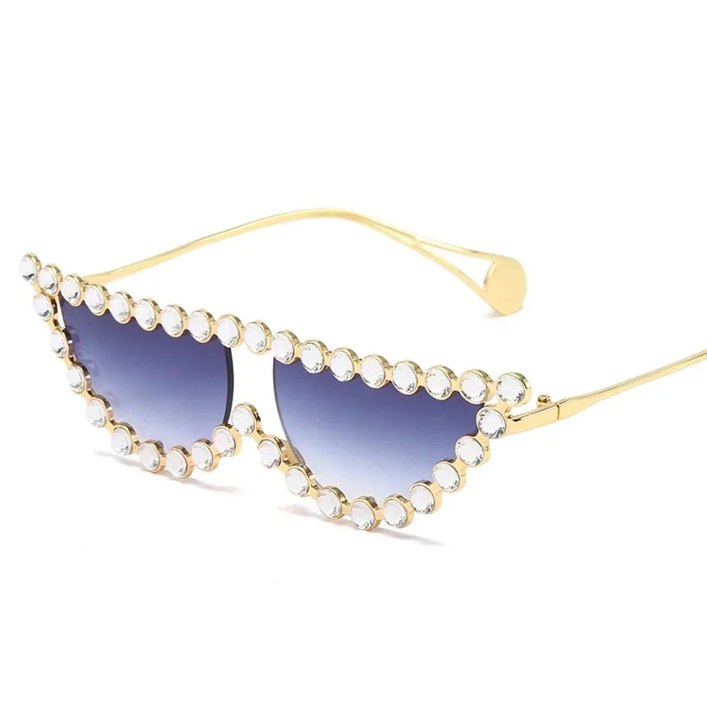 Elegant Retro Cat Eye Sunglasses with Diamond Eyewear Luxury Crystal Shades for Women Men