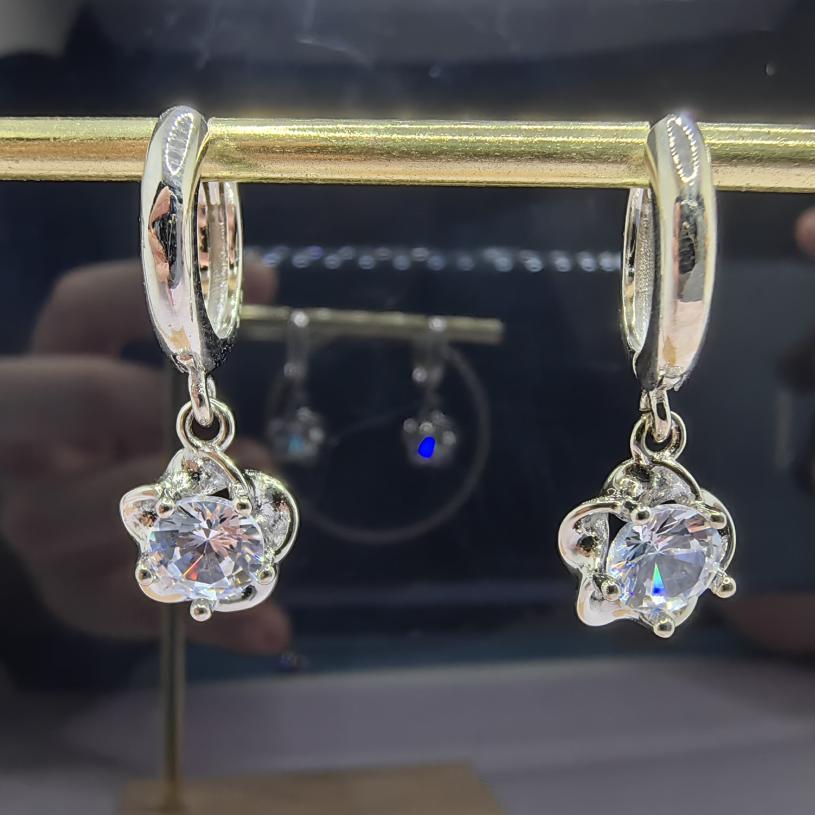 Lila Imitat-Diamant-Pflaumenblüten-Ohrringe, schlichte Damen-Ohrringe