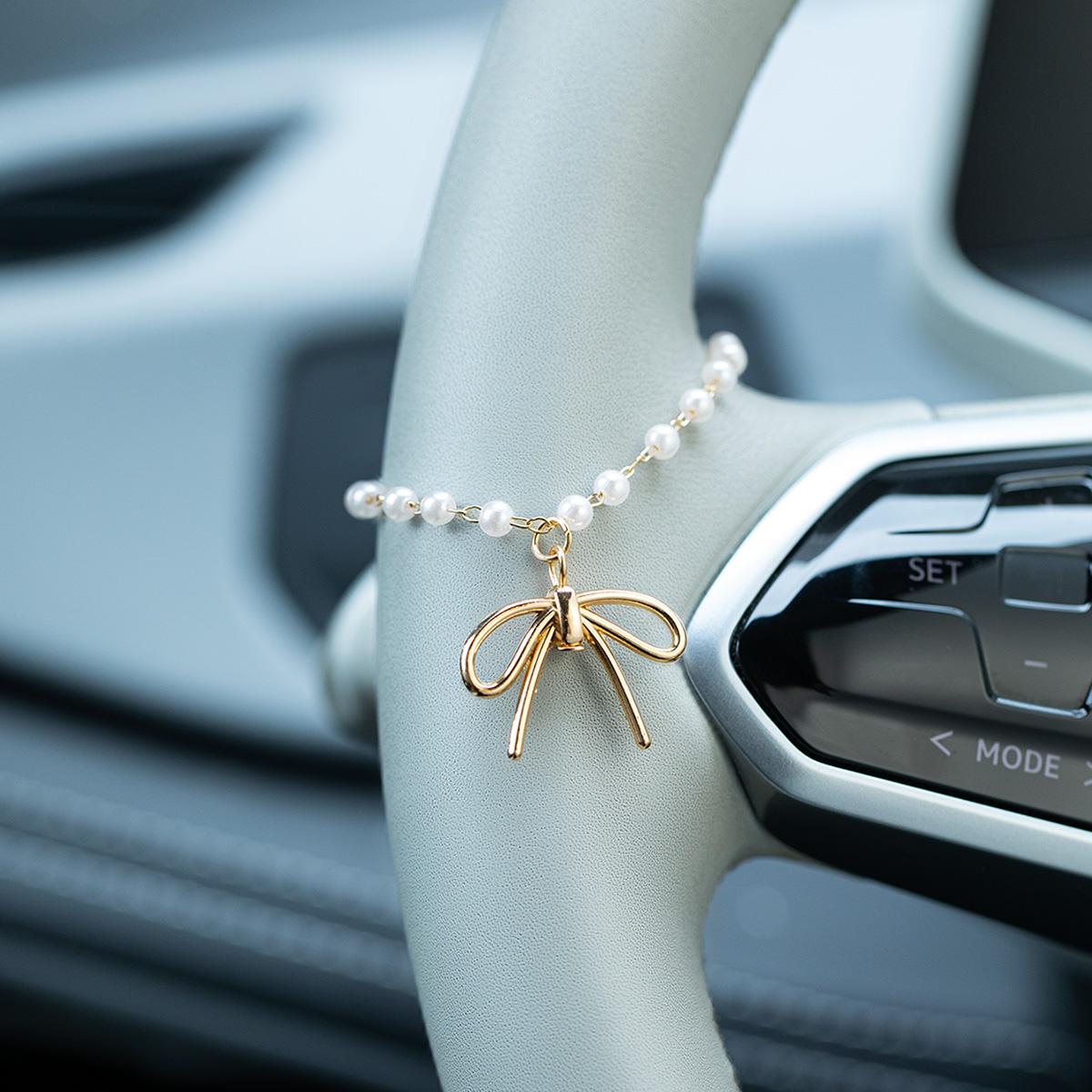 

Light Luxury Style Imitation Pearl Bow Car Steering Wheel Decorative Chain, Girlish Heart Car Interior Pendant