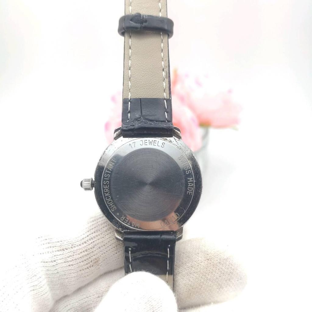 Used "Working item" Yves Saint LaurentYves Saint LaurentYSLHand-wound wristwatch17 jewelsLadiesManagement 1082d