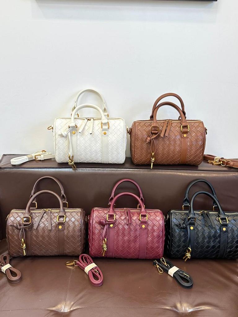 2025 Autumn/Winter Vintage Woven Women's Pillow Shoulder Bag