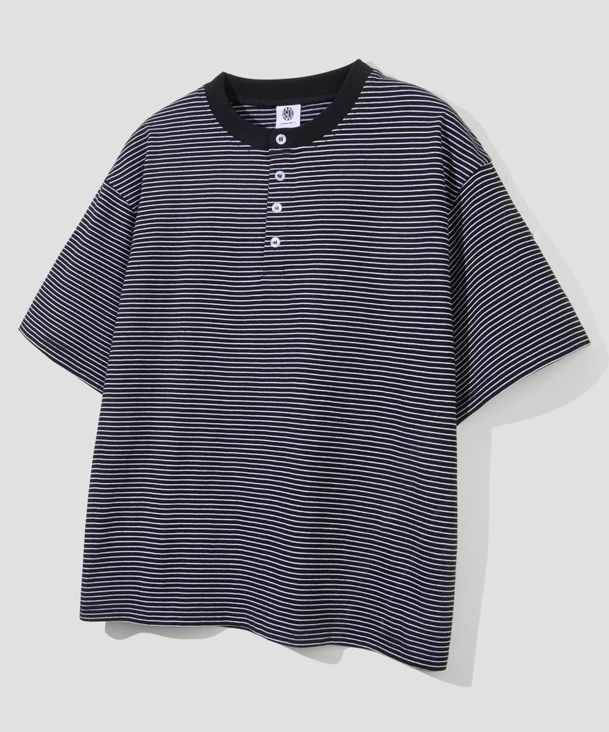 AGOD Roll-Up Snap Henley Neck Striped Half T-Shirt [Black]