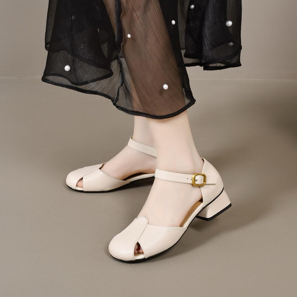 Flat-soled sandals women's summer new round head hollow sandals comfortable low heel word with casual women's shoes