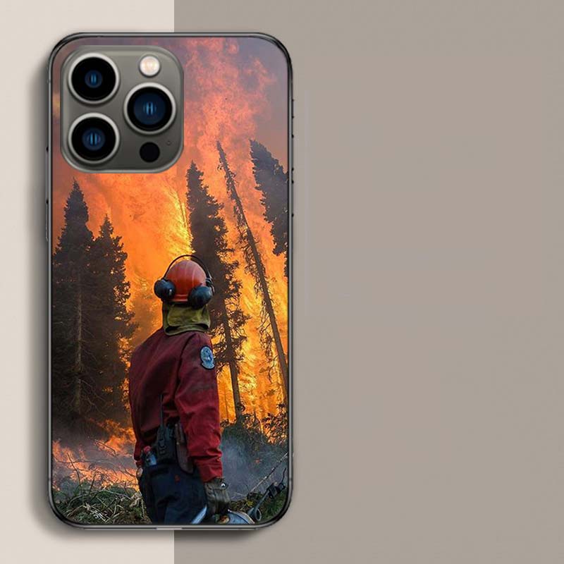 Firefighter Heroes Fireman Phone Case For Apple Iphone 16E 16 17 Pro Max Air 15 Pro 14 Plus 12 13 Mini Cover Cute Fundas