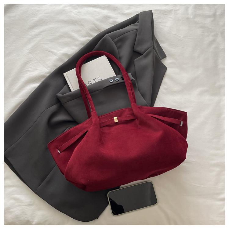 Women's Suede Pleated Tote Bag - Large Capacity, Retro Korean Style Shoulder Handbag for Autumn/Winter 2025