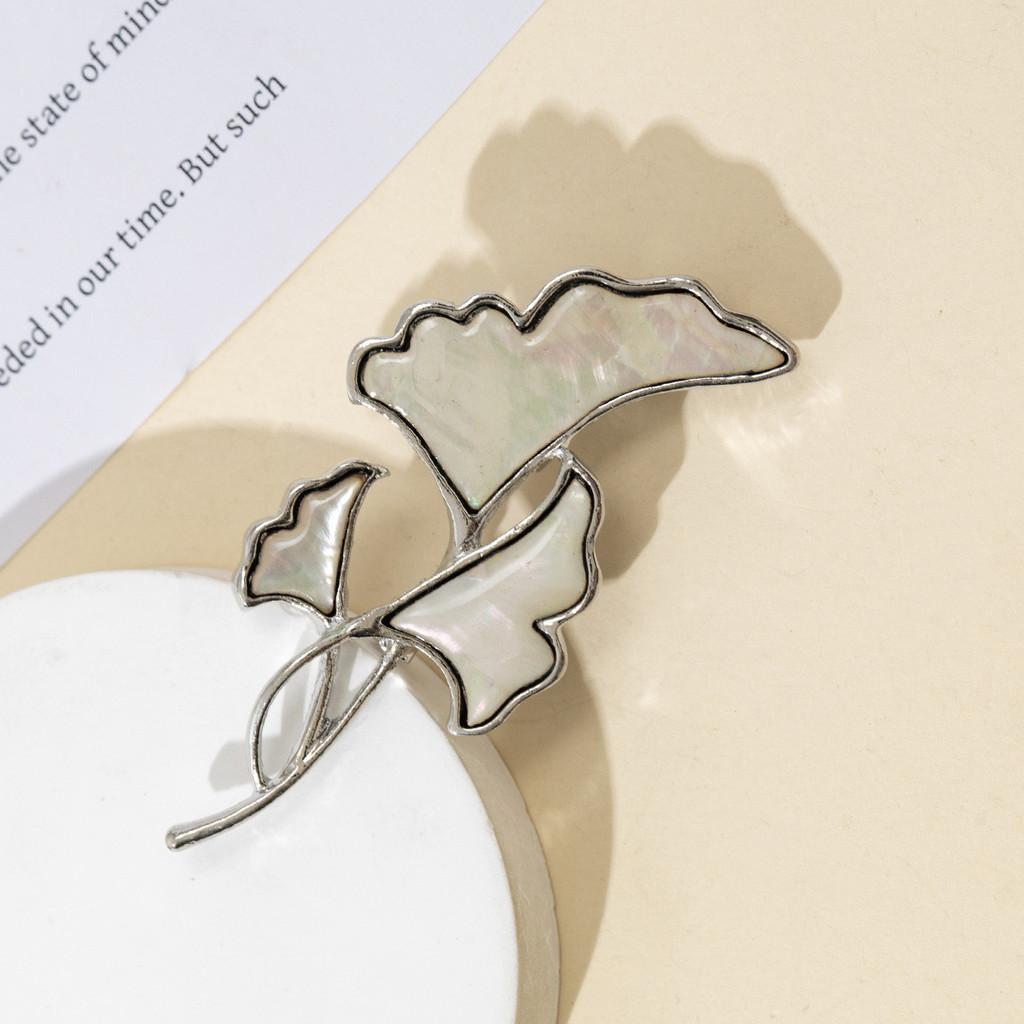 Alloy Shell Leaf Shape Brooch Pendant With Two Way Function For Fashion Accessories