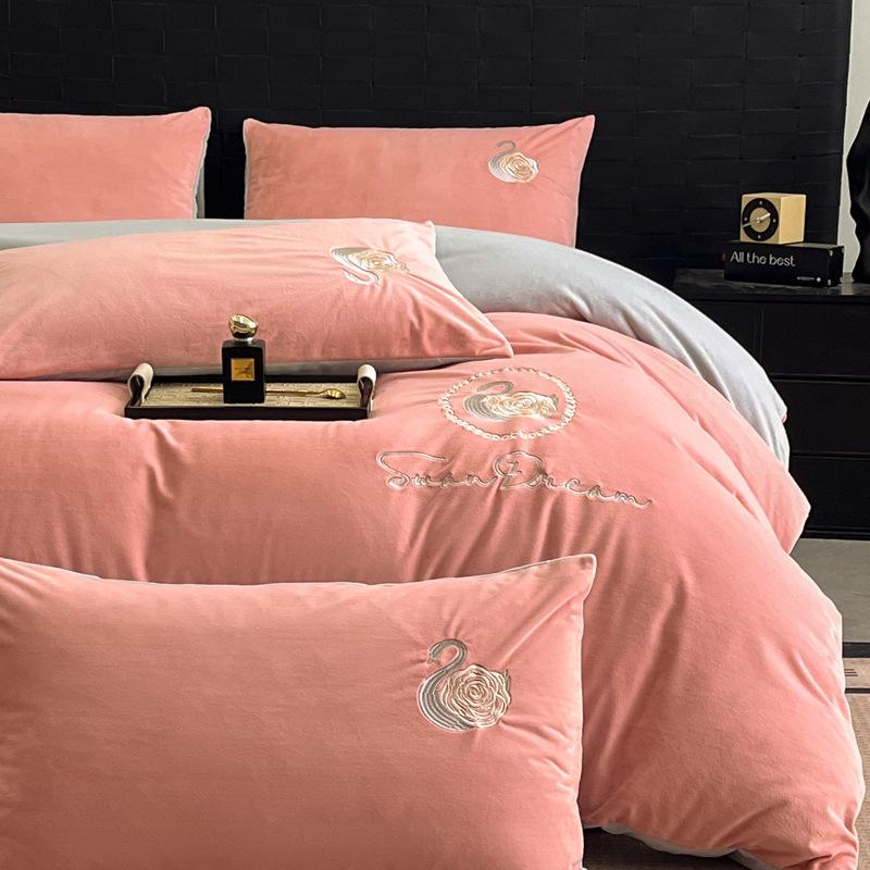 Plush Coral Fleece Winter Bedding Set: Thickened Velvet Duvet Cover, Flannel Bed Sheet, and Pillowcases