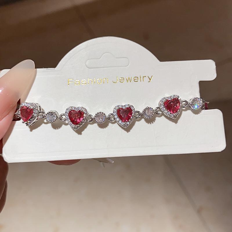 Korean Style 3D Heart Bracelet | Luxurious, Sweet, and Versatile Design