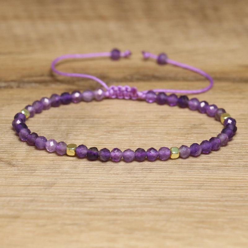 Náramek z fazetovaných korálků akvamarínu – Zlatý akcent Nastavitelný Delikátní šperk, Dárek pro ženy pro klidnou jasnost