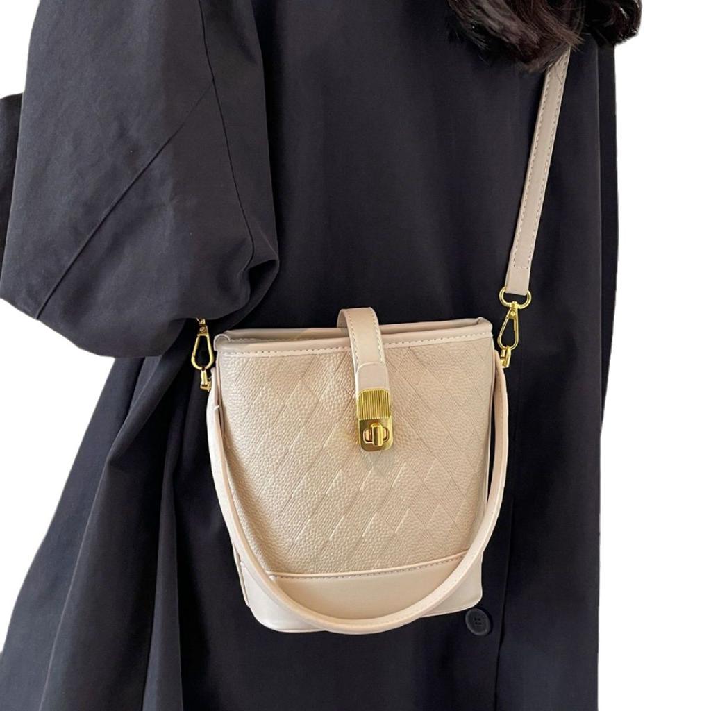 Advanced Sense of Foreign Style Small Bag 2025 New Women's Bag Popular Popular Versatile Messenger Bag Single Shoulder Underarm Bucket Bag