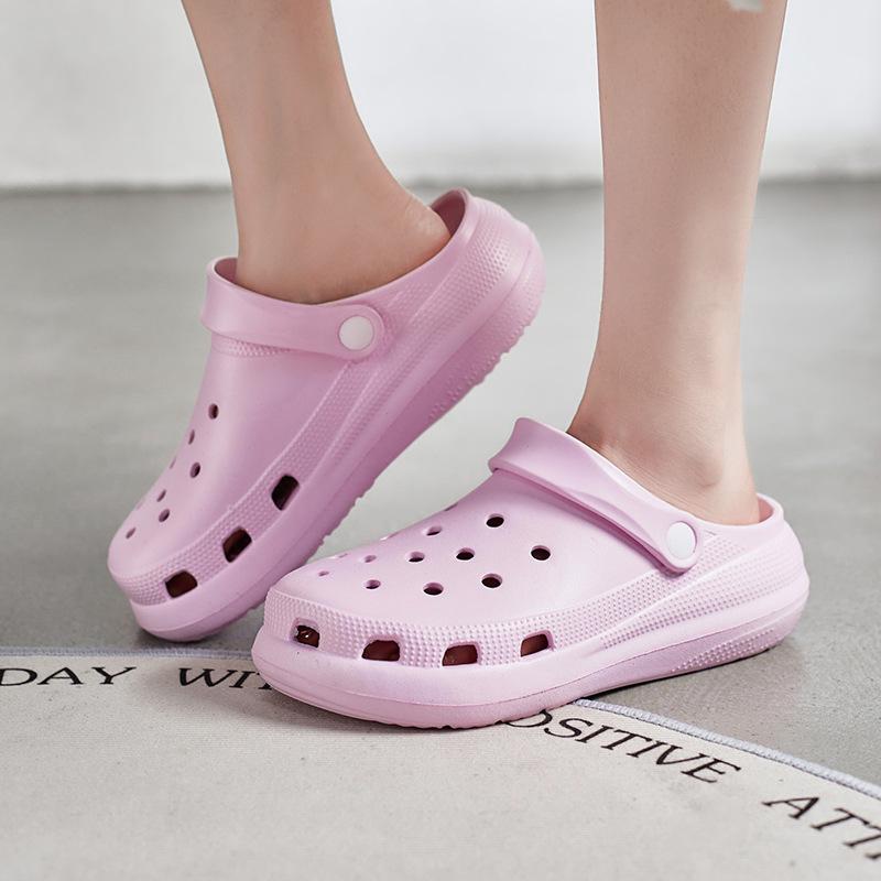 Men's Hole Shoes Are Odorless, Slip Resistant, and Non Abrasive, with Thick Soles for Wearing Slippers and Couple Summer Sandals