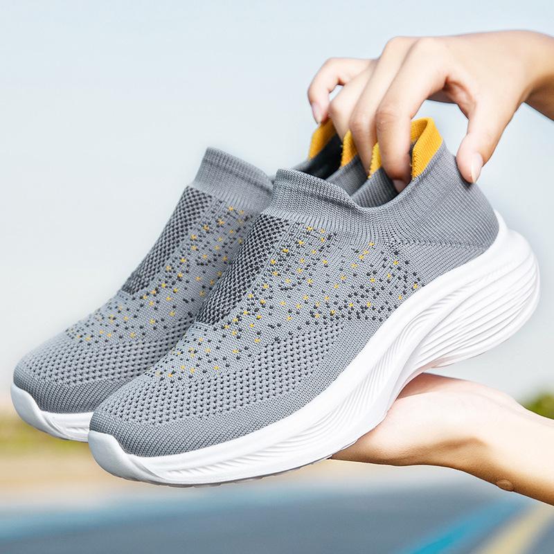 Sneakers Women's Summer Walking Casual Women's Shoes Breathable Fly-woven Running Shoes Supply Large Size New Women's Shoes