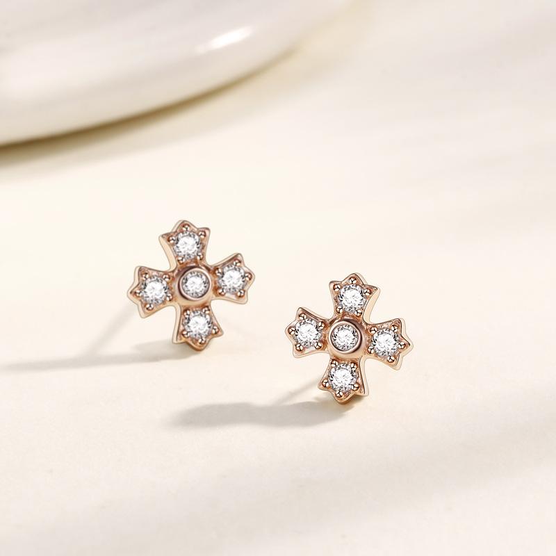 

Новые серьги-гвоздики в форме креста, женские серьги в японском и корейском стиле, универсальные серьги с микро-инкрустацией цирконием, высококачественные украшения для ушей