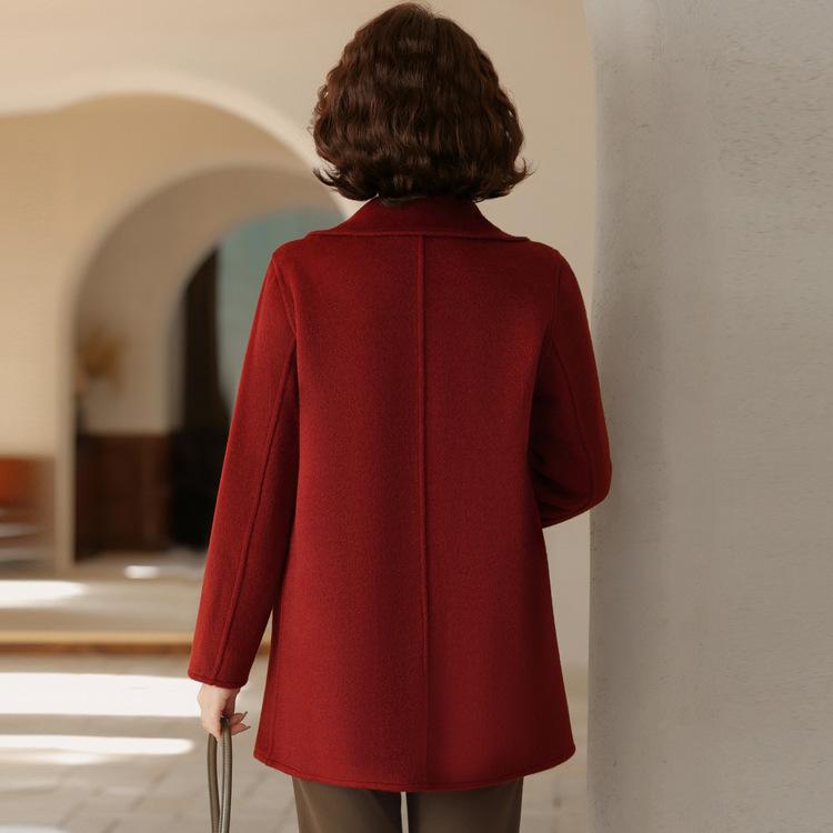 Mom's New Chinese Coat In Autumn, New Western-style Middle-aged and Elderly Women's Loose and Slim Woolen Coat In Spring and Autumn.