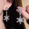 New Shiny Snowflake Earrings for Women Unique Imitation Pearl Long Chain Rhinestone Retro Pendant Earrings Fashionable Jewelry