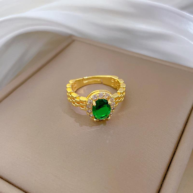 Adjustable and Minimalist Ring with Adjustable Opening